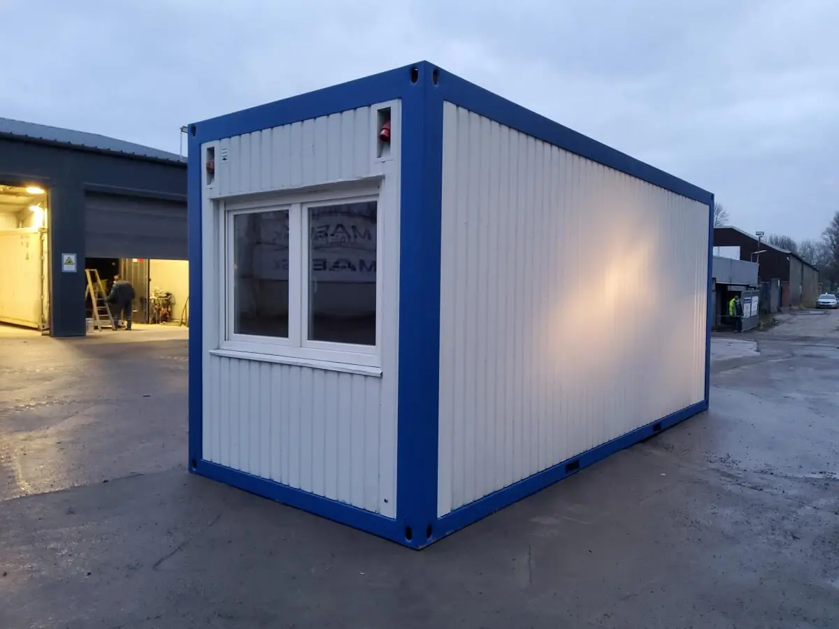 Bureau conteneur de 20 pieds, construit en 2013